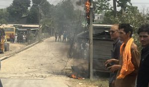 धनगढीमा विद्युतको पोलमा आगलागी