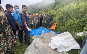हेलिकप्टर दुर्घटनाका मृतकको पोस्टमार्टम भोलि बिहानदेखि सुरु हुने