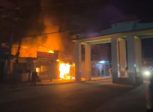 धनगढी शहिद गेटमा रहेको समिर मोबाइल ग्यालरीमा आगलागी क्षतिको विवरण आउन बाँकी 