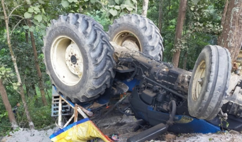 कञ्चनपुरमा ट्याक्टर पल्टिदा चालकको मृत्यु