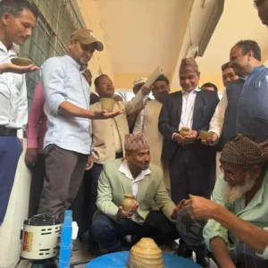 माटोको भाँडो बनाउने अत्याधुनिक मेसिन वितरण