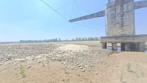 धनगढीमा जथाभावी नदिजन्य पदार्थ उत्खन्न तथा संकलन, वातावरणीय प्रभाव मूल्यांकन नभएको र घाटगद्दी नतोकिएका स्थानमै पुग्छन सवारीसाधन