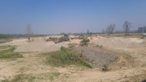 धनगढीमा आयोजनाका नाममा अस्थायी क्रसरः बस्ती, नदी, वातावरण र वनलाईनै जोखिम पार्दै