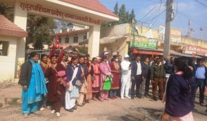 सुदूरपश्चिमका स्थानीय तहहरूका करार सेवाका कर्मचारीको धनगढीमा प्रदर्शन