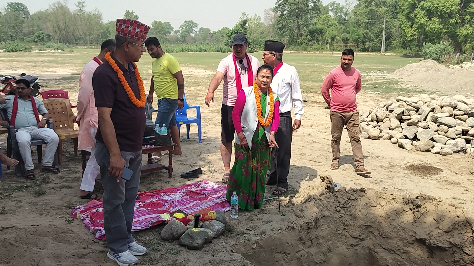 गोदावरीको बसन्तपुरमा ब्याटमिन्टन कोर्टको सांसद तुलसी देवकोटाद्वारा सिलान्यास