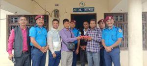 अत्तरियाका अटोचालकले भेटिएको सुनको सिक्री धनीलाई फिर्ता गरे