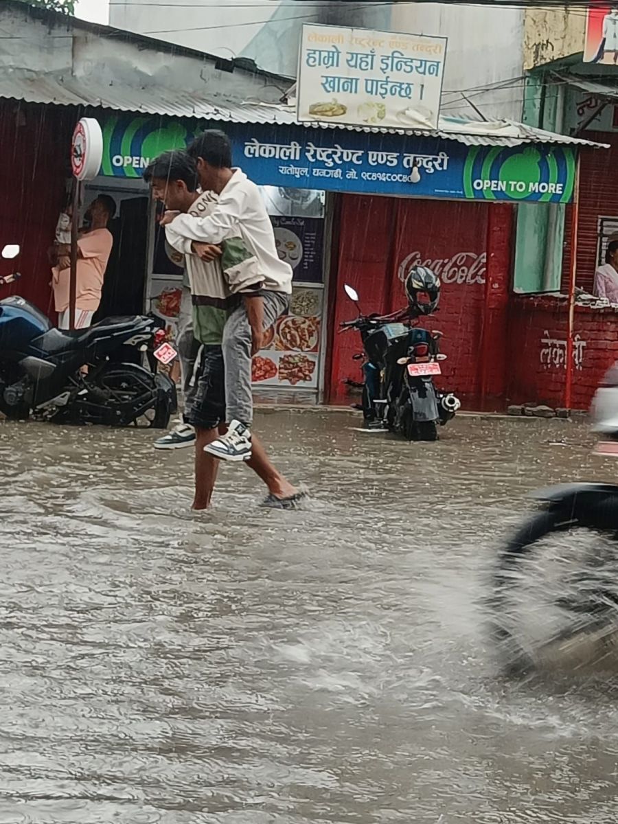 अविरल वर्षापछि धनगढीका अधिकांश क्षेत्र जलमग्न