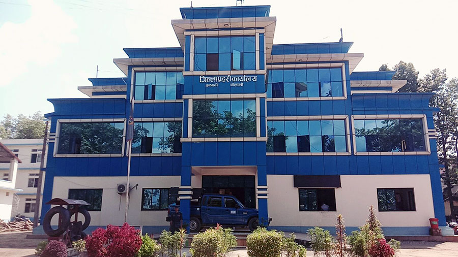 धनगढीकाे नाला किनारमा नवजात शिशु फाल्ने महिला पक्राउ, श्रीमान् विदेशमा