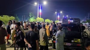 धनगढी चौराहमा विधुत अगाडी प्रहरीको गाडीवाट सवारी गाडीलाई ठक्कर, छ लेन सडकमा पार्किङ र बस विसौनी नहुदा दुर्घटनाको जोखिम