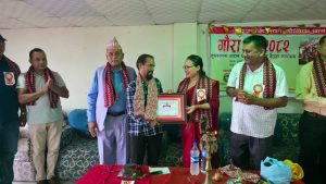 गौरा पर्वको अवसरमा सनराइज टेलिभिजनका सम्पादक ऐर सम्मानित
