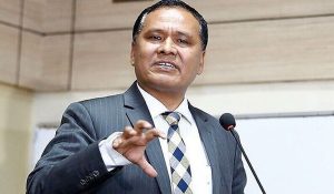 कुलमानको निर्देशन- अलपत्र कामको ठेक्का तोड्नुस्, अनियमितता फेला परे तुरुन्तै कारबाही गर्नुस्