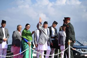 राष्ट्रपति स्वदेश फिर्ता