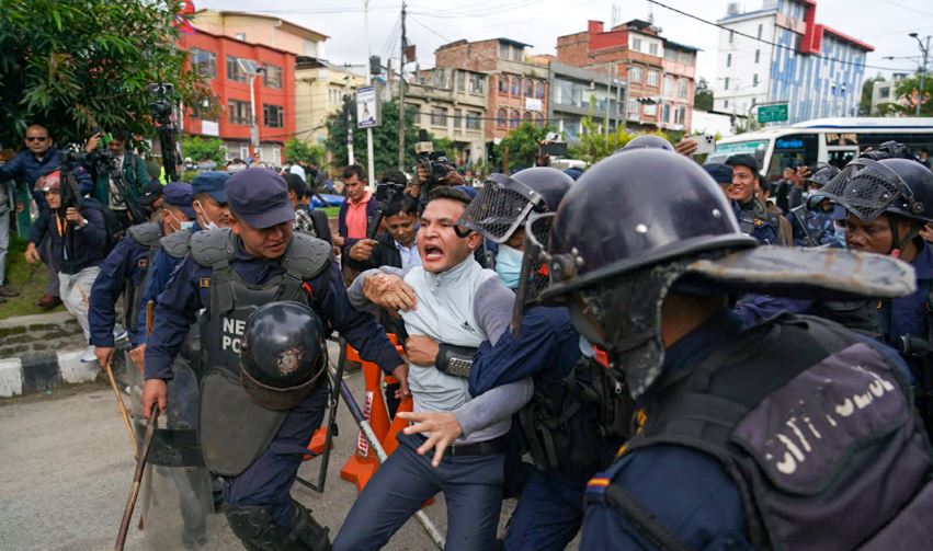 माइतीघरबाट दुई जना प्रदर्शनकारी पक्राउ