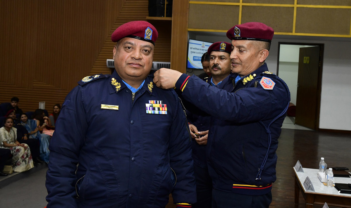 एआईजीपी कार्कीसहित तीन प्रहरी अधिकारीले लगाए दर्ज्यानी चिह्न