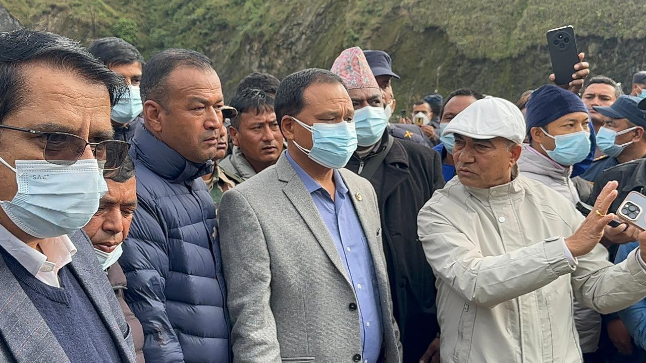 काठमाडौंको फोहोर व्यवस्थापनमा शहरी विकास मन्त्री घिसिङको पहल, बञ्चरेडाँडा पुगे