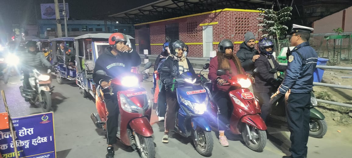 “मापसे र गलत लाइट प्रयोग दुर्घटनाको कारण बन्दै गएपछि धनगढीमा ट्राफिकको कडा चेकिङ”