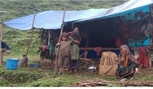 बाढीपीडित परिवारका न ओढ्ने कपडा न त बास