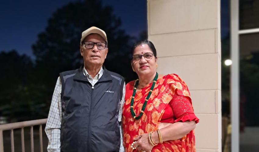 धनगढी-४ बसपार्क मिश्र जनरल स्टोरका मिश्र दम्पतीले गरे कपडा सहयोग