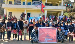 बैतडीमा सशस्त्र प्रहरीले गर्यो कम्बल र न्यानो कपडा वितरण