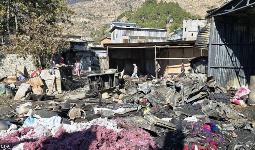 बझाङको चैनपुरमा जाडो भगाउन बालेको आगोले १ करोड ८१ लाखको क्षति