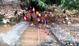 भू-क्षय रोक्न स्याली नदीमा तटबन्ध निर्माण