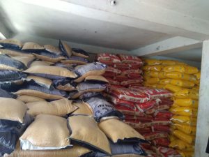 दार्चुलाको नागूमा खाद्यान्न ढुवानी सुरु, मूल्यलाई लिएर स्थानीय असन्तुष्ट