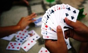 दार्चुलामा रेस्टुरेन्टभित्र जुवाखाल, ७ जना समातिए