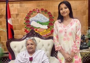 प्रधानमन्त्रीलाई रक्षा बमको प्रश्न : सिंहदरबार जलाउने सलाई कसको हातमा थियो ?