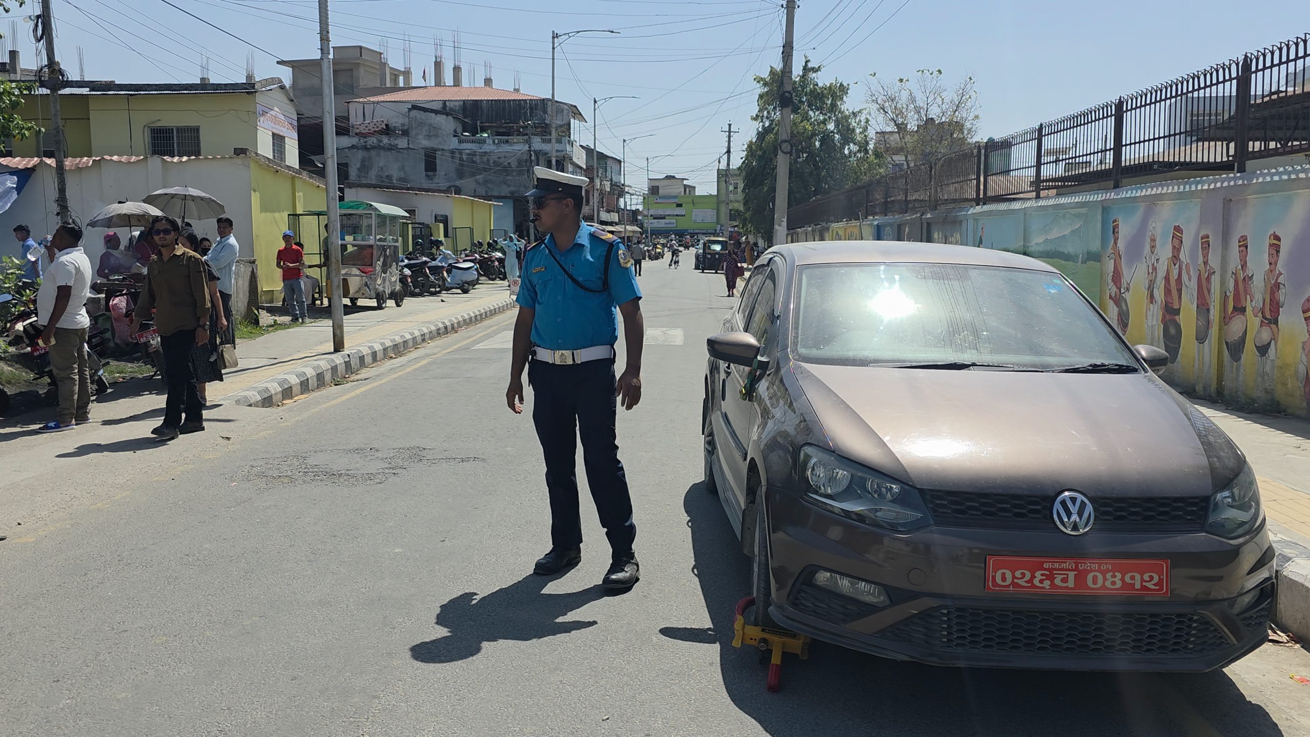 मालपोत–नापी अगाडि ‘नो पार्किङ’ कडाइ : अटेर गर्नेलाई व्हील लक र जरिवाना