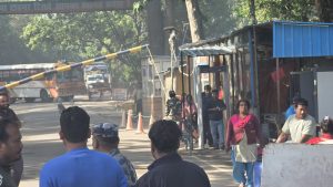 गौरीफन्टा नाका भएर फर्किने नेपाली रिक्सा चालकबाट ठगिँदै, सुरक्षाकर्मी मूकदर्शक !