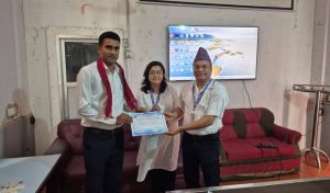 सेती प्रादेशिक अस्पतालमा हरेक ६ महिनामा कर्मचारी मूल्याङ्कन, उत्कृष्ट कर्मचारी सम्मानित