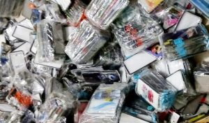 धनगढीबाट भन्सार छलीका चिनी र मोबाईल कभर बरामद