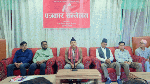 सरकार टाउकोले टेकेर उल्टो बाटोमा हिँडिरहेको छ, गन्तव्यमा पुग्दैनः एमाले प्रमुख सचेतक महर