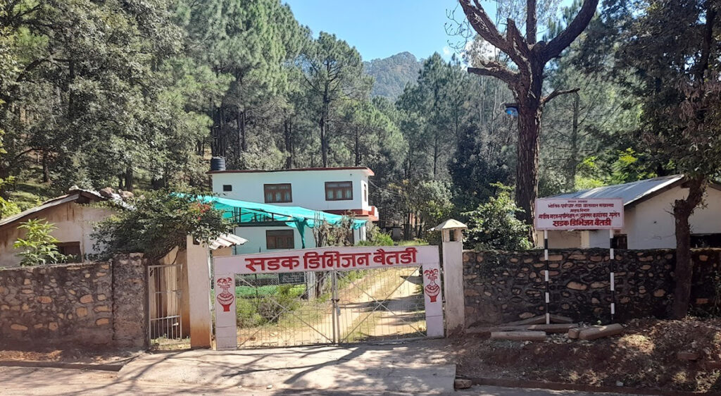 बैतडीमा २५ निर्माण व्यवसायीलाई स्पष्टीकरण दिन निर्देशन
