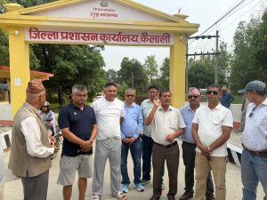 निर्माण सामग्रीमा मूल्यवृद्धिको विरोधमा निर्माण व्यवसायी संघ कैलालीद्वारा ज्ञापनपत्र