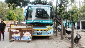 दिल्लीबाट धनगढी आउँदै गरेको बसबाट ठूलो परिमाणमा तस्करीका सामान बरामद