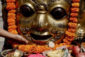 चोरी भएर अमेरिकी संग्रहालय पुगेको ऐतिहासिक मुकुण्डो दोलखा फिर्ता